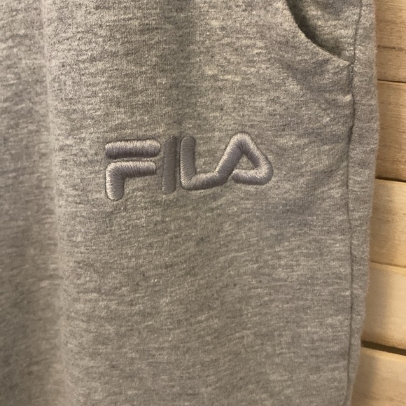 Fila joggers Size M - Picture 3 of 9